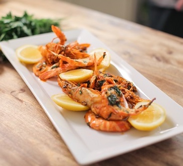Summer garlic prawns