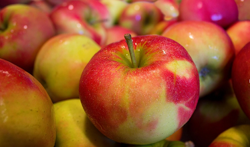 Improve Your Oral Health Naturally With Apple Fibre