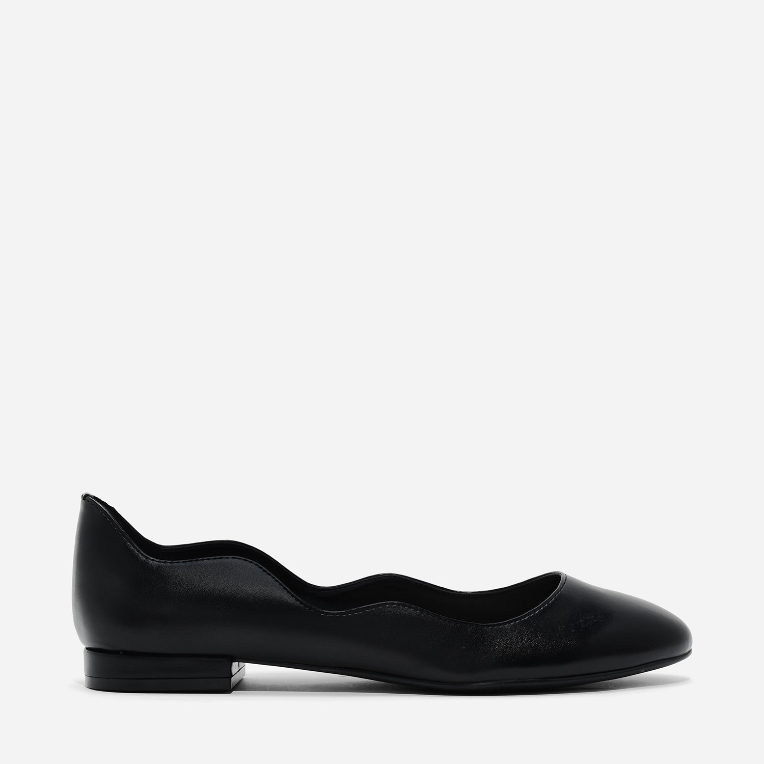 CHARLES & KEITH Scalloped Edge Flats