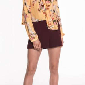 Cue Crepe Topstitched Short